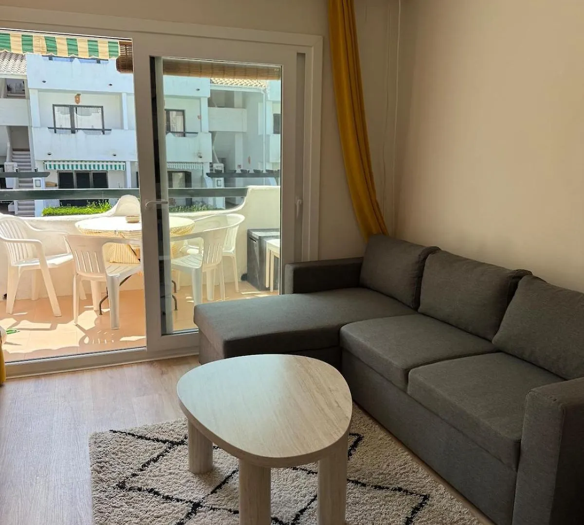 公寓 Charmant Appartement Renove Vue Piscine 帕尔斯